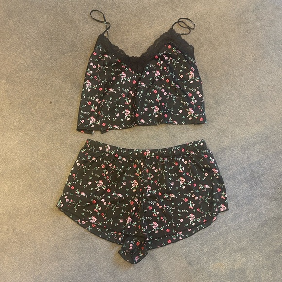 Colsie Size Large Black Floral Pajama Set New WiTh Tags. - Picture 2 of 6
